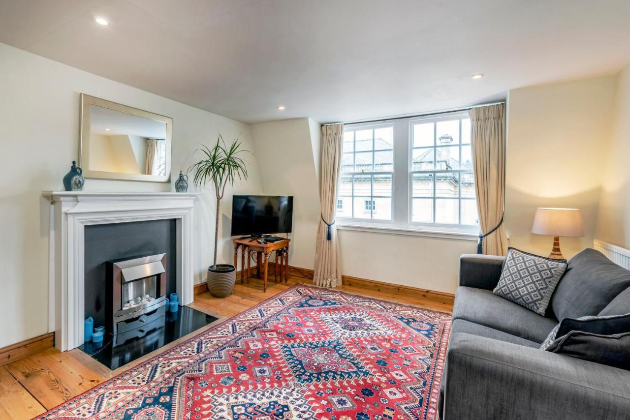 Central Bath Near The Circus With Parking Apartment Exterior foto